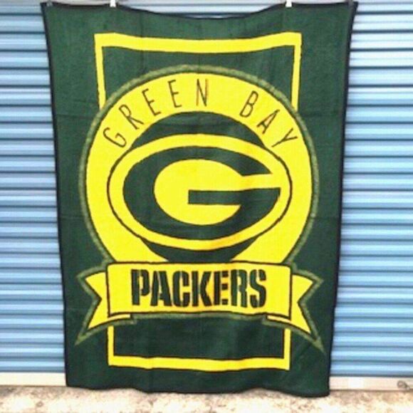 Plush Throw Blanket . Size: 60'' x 80'' ...................... Green Bay Packers - Picture 1 of 7